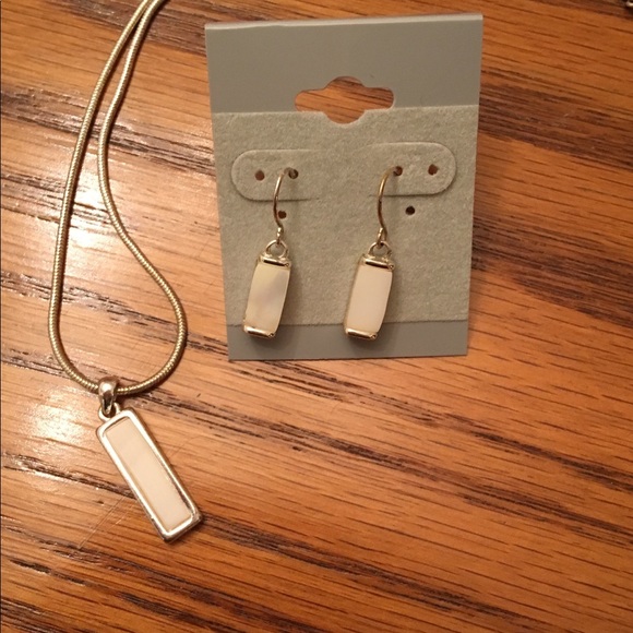 Jewelry - Necklace & Earring Set