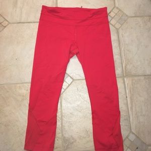 Red lululemon crops.