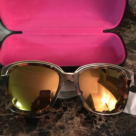 Soooo cute DVF sunglasses main image 5