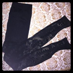 Leggings with mesh and zipper ankles