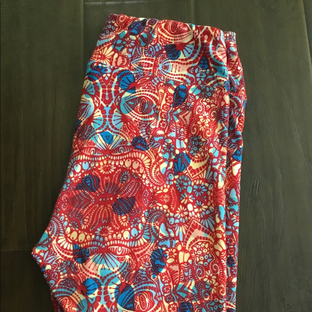 Rare and hard to find print . lularoe legging .