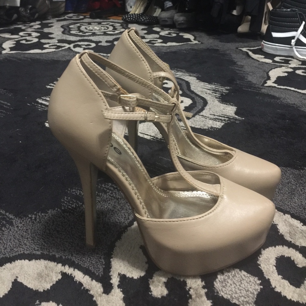 Bebe heels