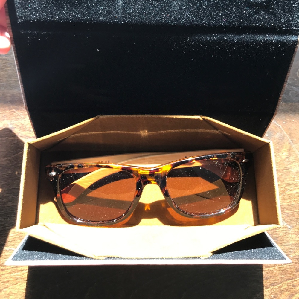 New w/box, Chicago Blackhawks sunglasses. Tortoise