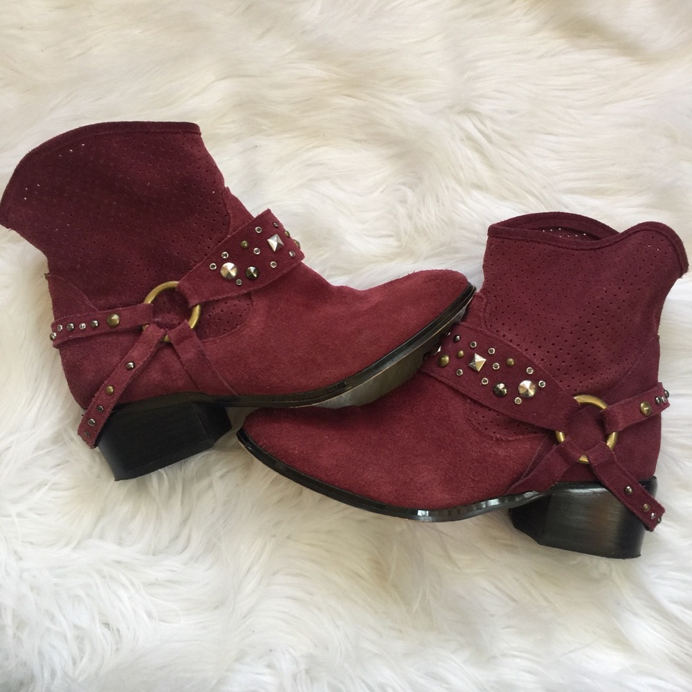 Twiggy London Suede Western Style Bootie 6