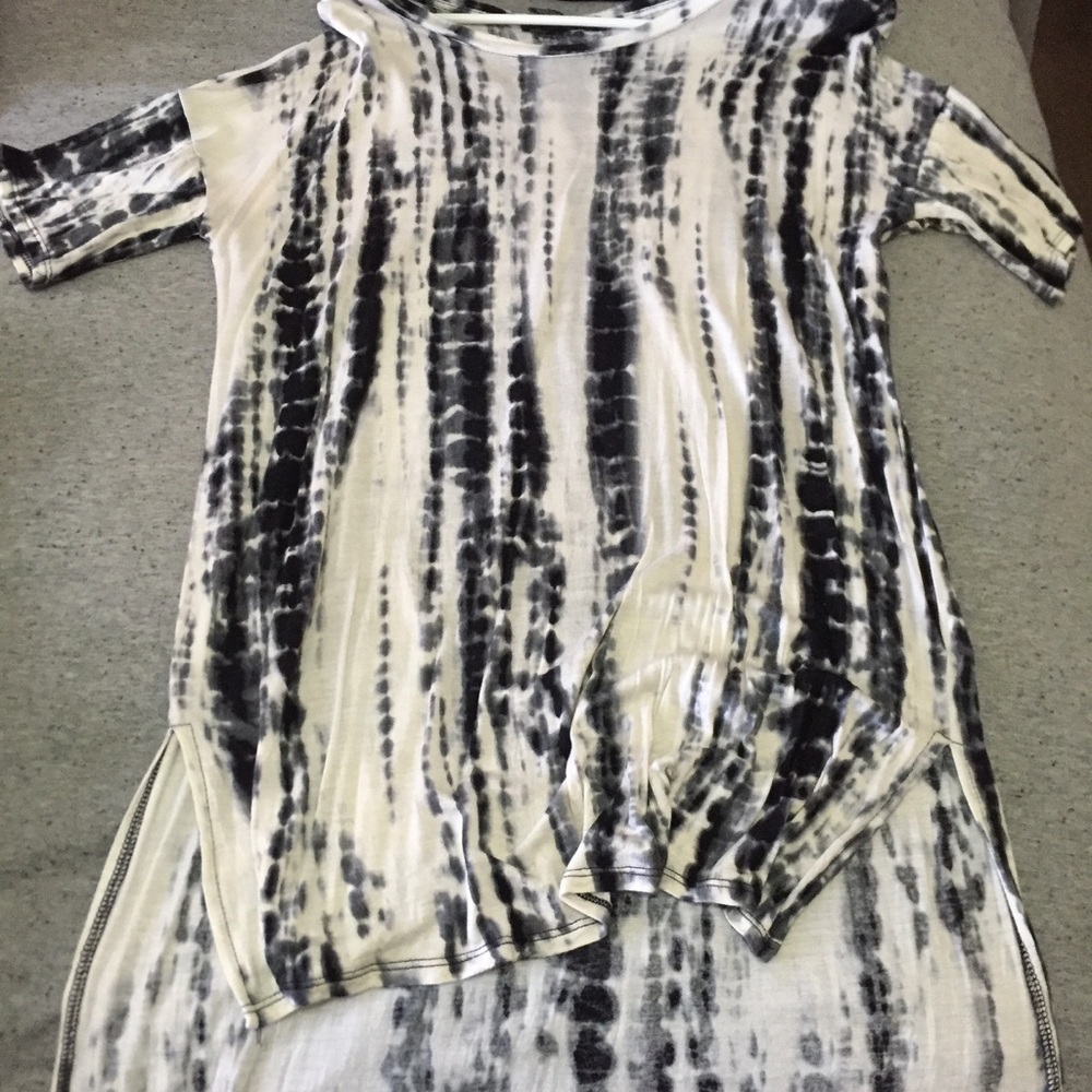 Longline tee with slits