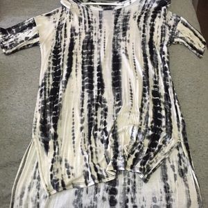 Longline tee with slits