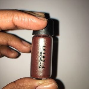 MAC mini pigment