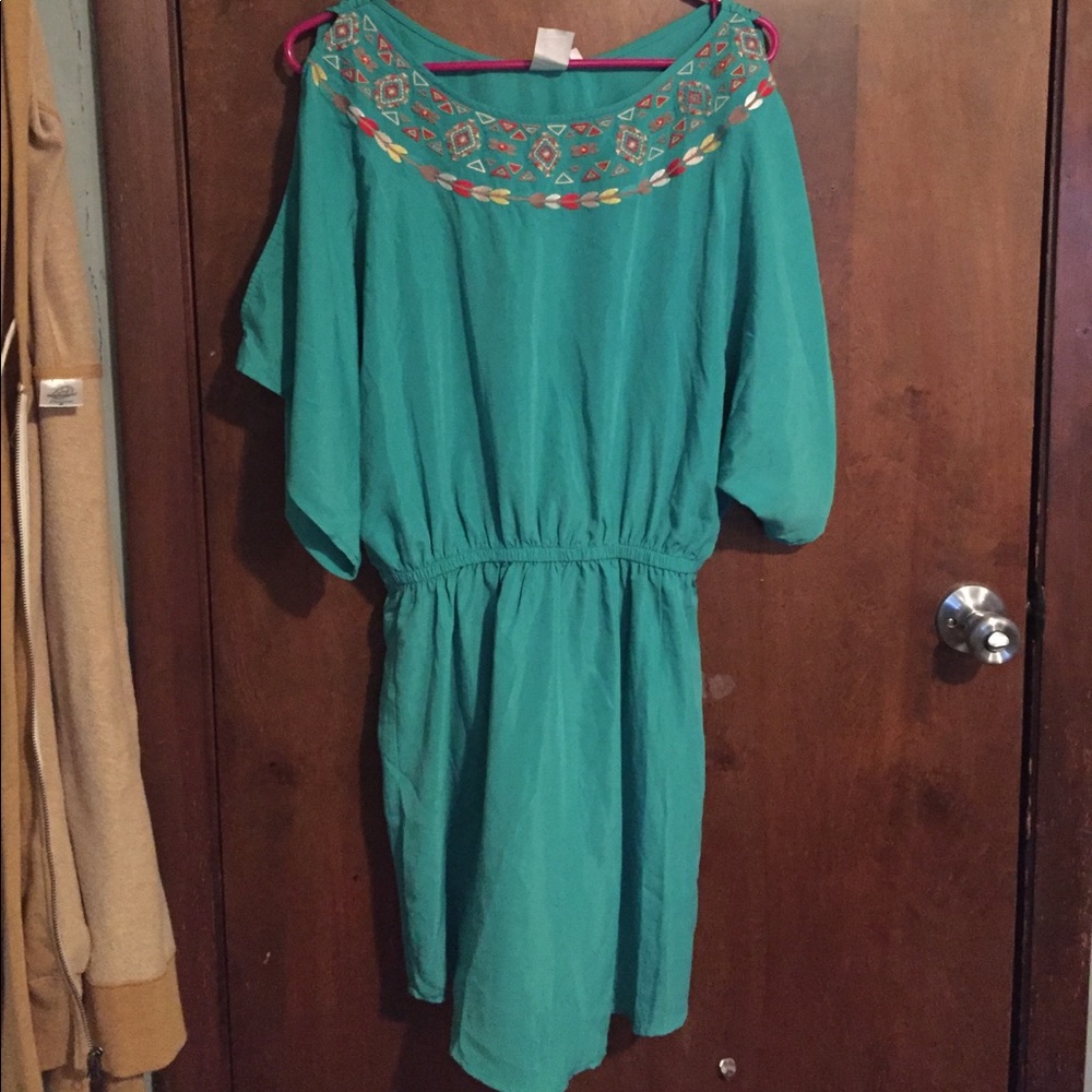Cold Shoulder Medium Green Tribal Embroidered