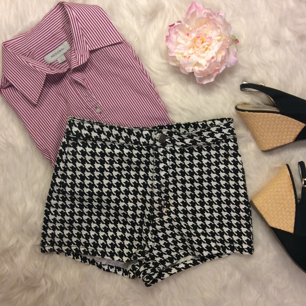 Forever 21 Shorts in Houndstooth Pattern B&W