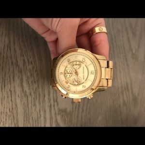 Michael kors watch in gold Michael kors watch in gold