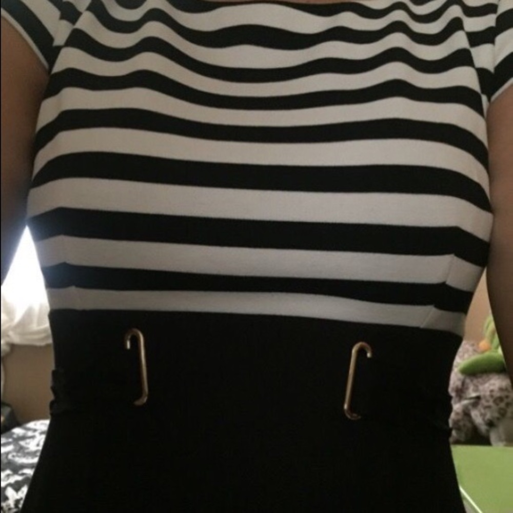 Dress - Picture 2 of 4