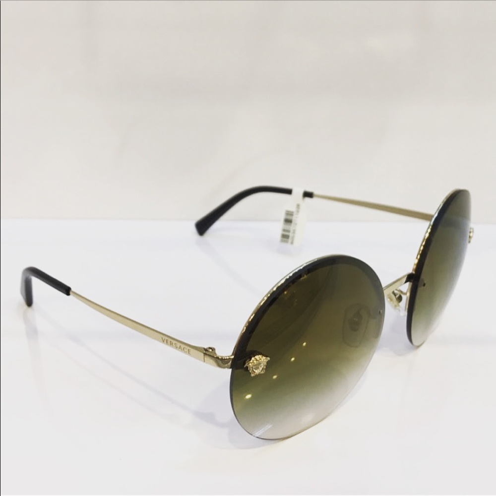 ⭕️SOLD!⭕️ versace round sunglasses