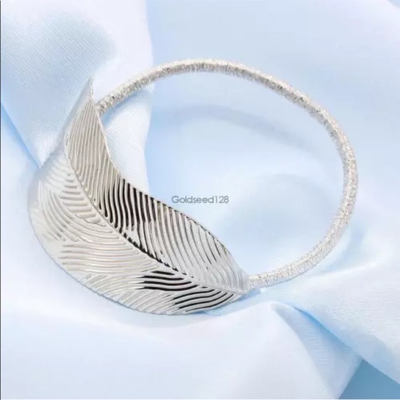 Feather Hair Tie - Picture 2 of 3