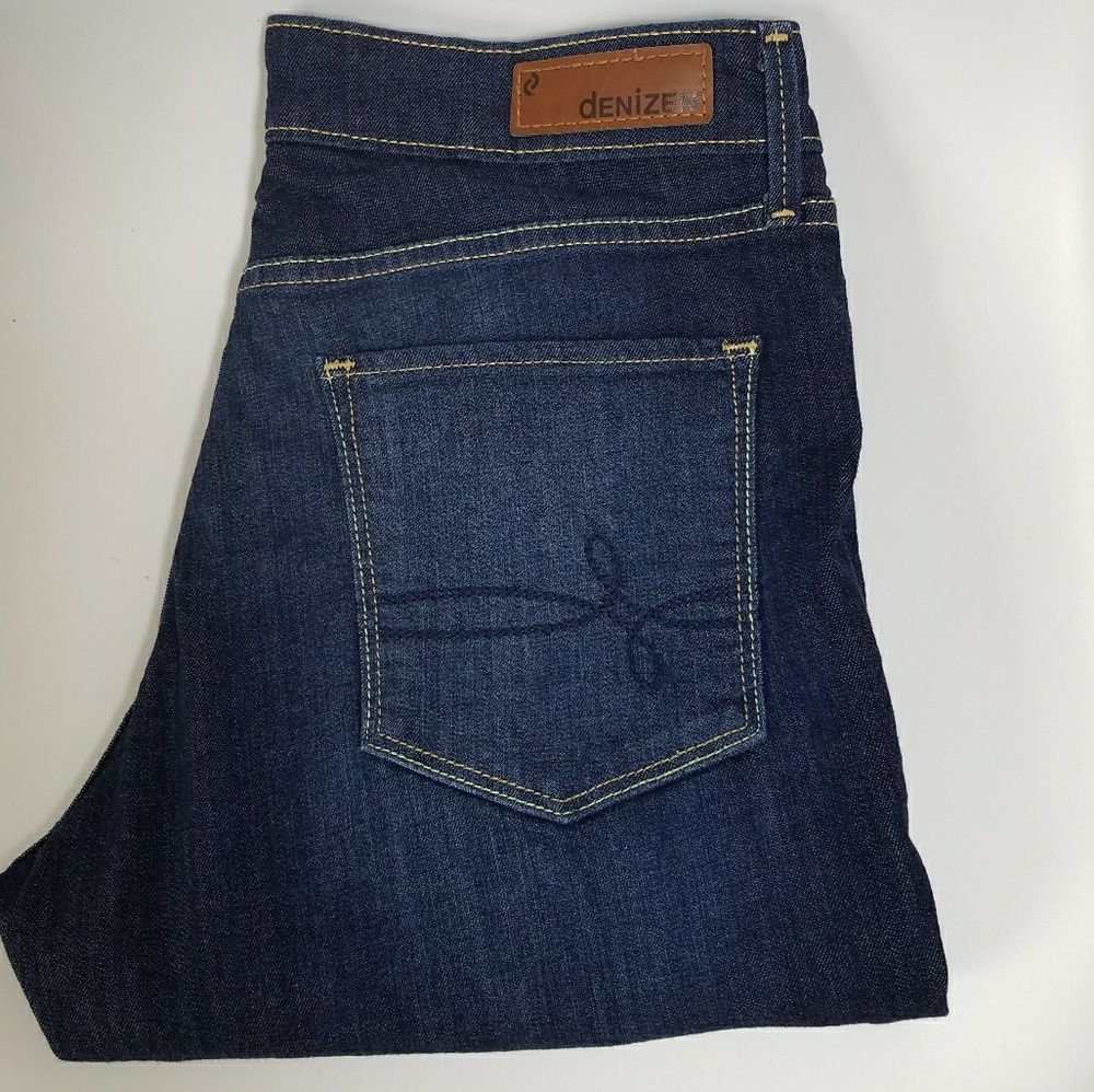 Denizen by Levi Dark wash misses size 10 jeans