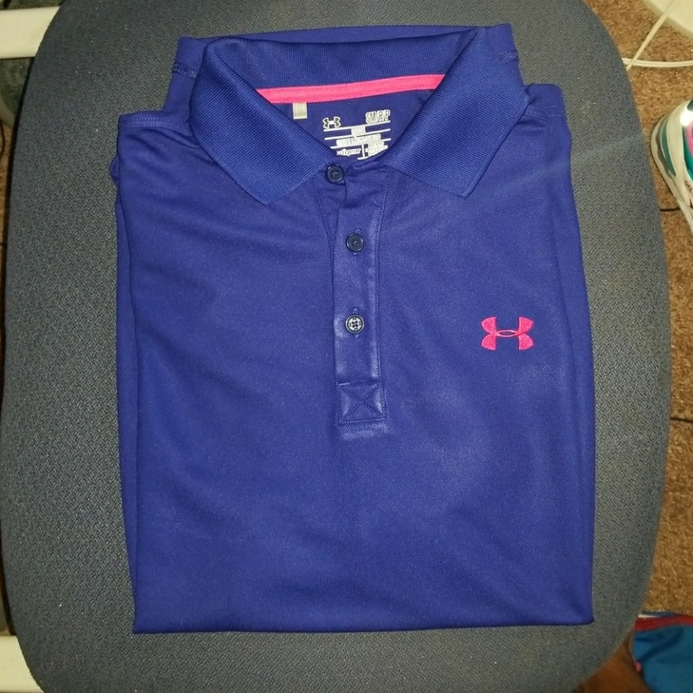 Under Armour Size small loose heatgear shirt