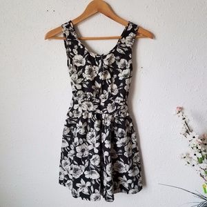 Forever 21 Floral Print Black/Ivory Dress Sz M Forever 21 Floral Print Black/Ivory Dress Sz M