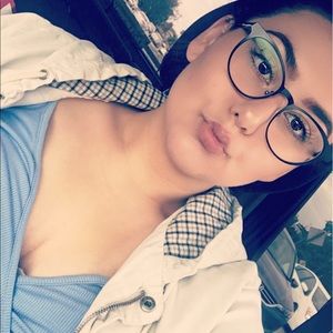 Meet your Posher, Leslie