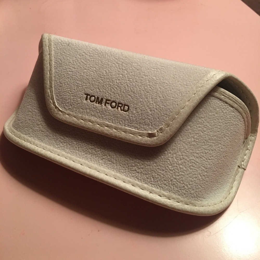 TOM FORD SUNGLASSES CASE 💕✨