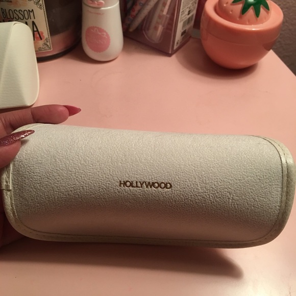 TOM FORD SUNGLASSES CASE 💕✨ - Picture 2 of 4