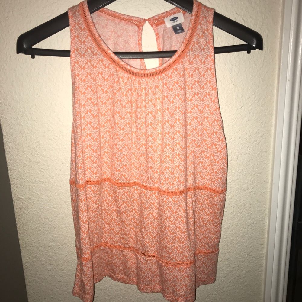 🎉Old Navy Orange/ White Patterned Tank🎉