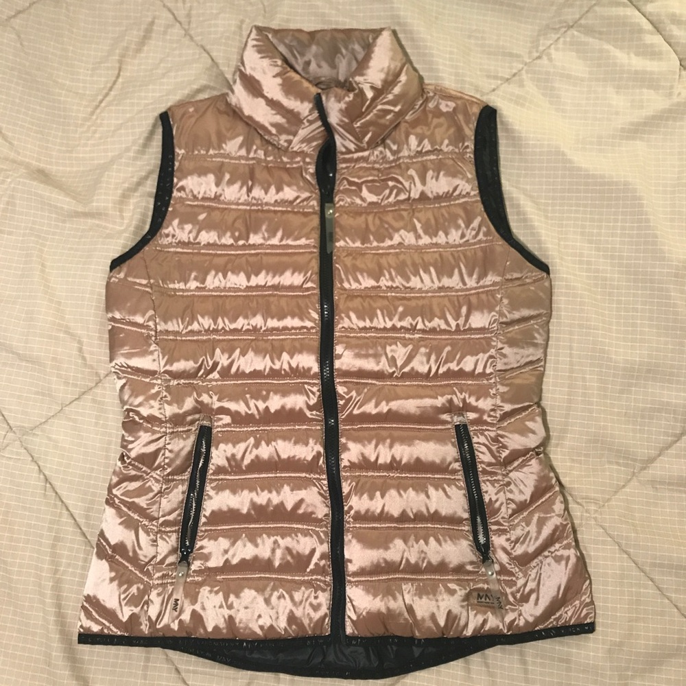 ✨SOLD✨Down Vest