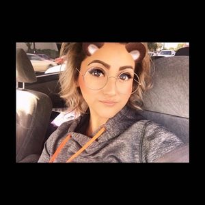 Meet your Posher, Angie