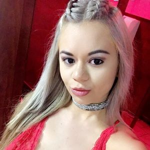 Meet your Posher, Karina