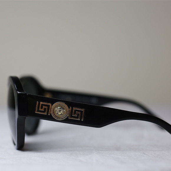 Versace Round Sunglasses, Black