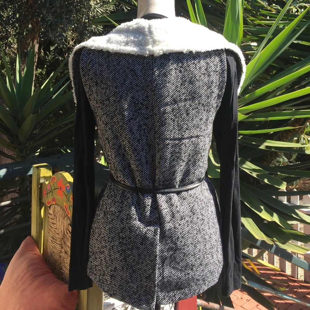 New! Wool Tweed Vest Jacket - Picture 5 of 6