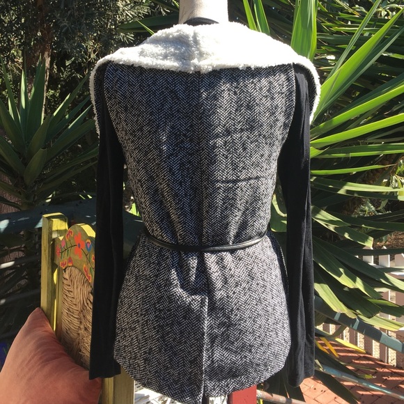 New! Wool Tweed Vest Jacket - Picture 5 of 6