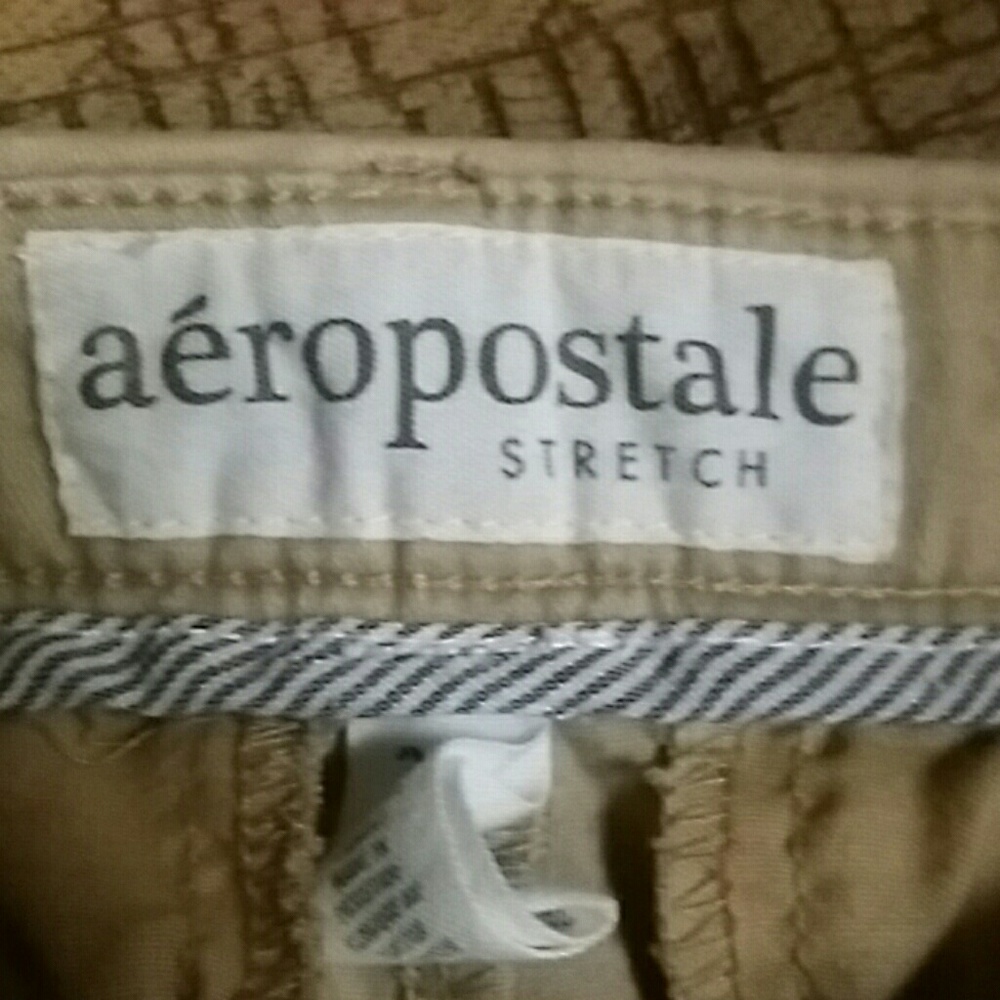 SHORTS - Picture 3 of 4