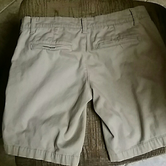 SHORTS - Picture 2 of 4
