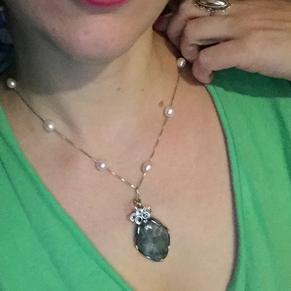 Labradorite Pendant - Picture 7 of 8