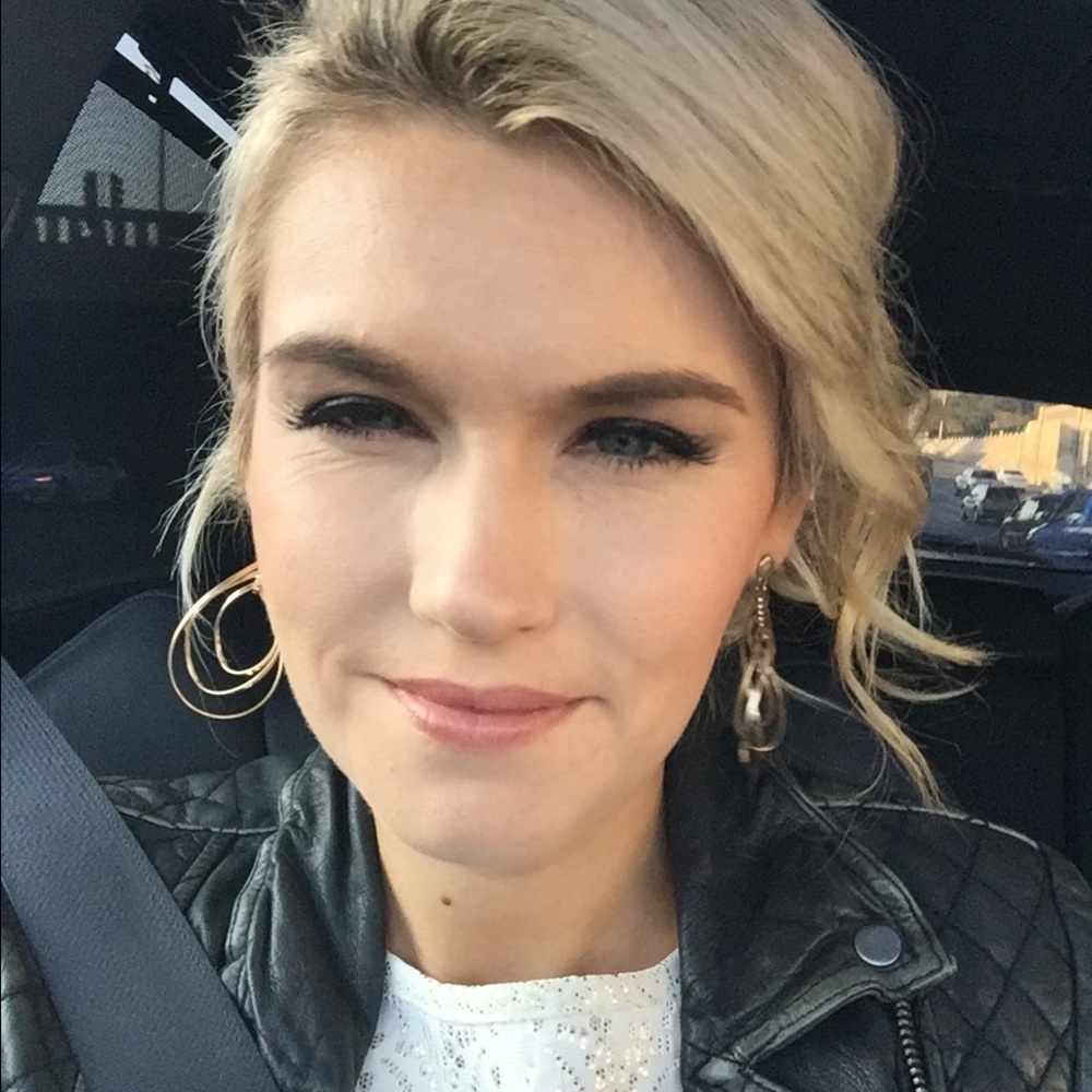 Meet your Posher, Emily