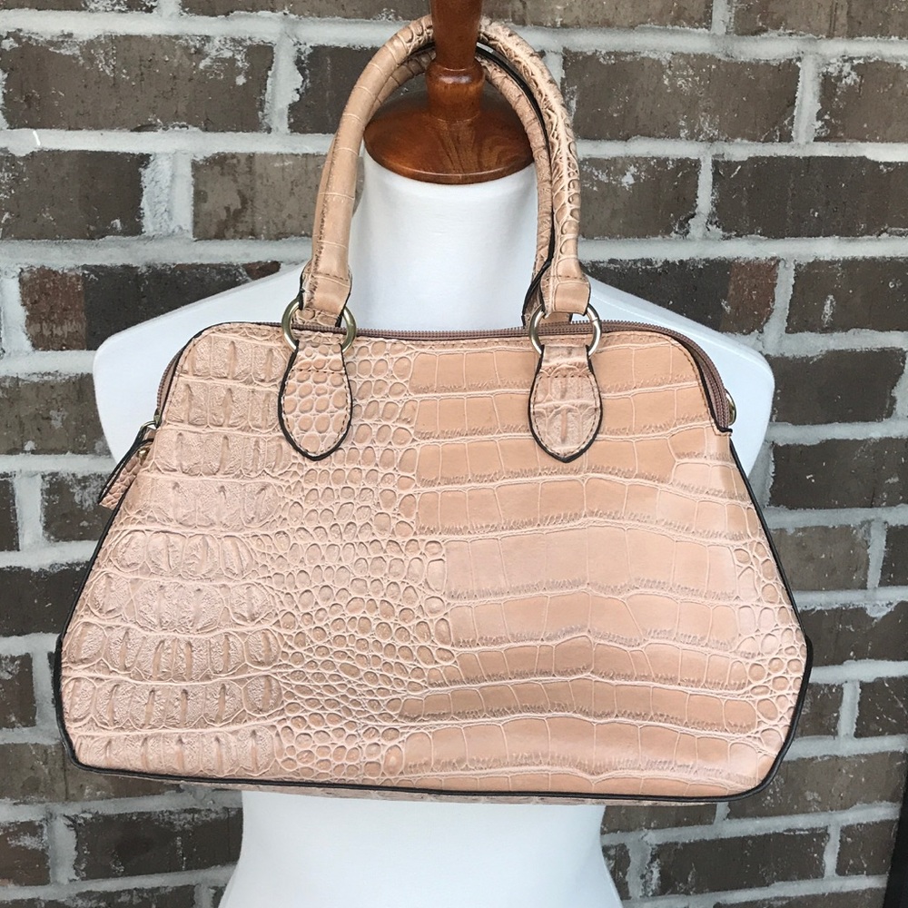 Bueno Handbag