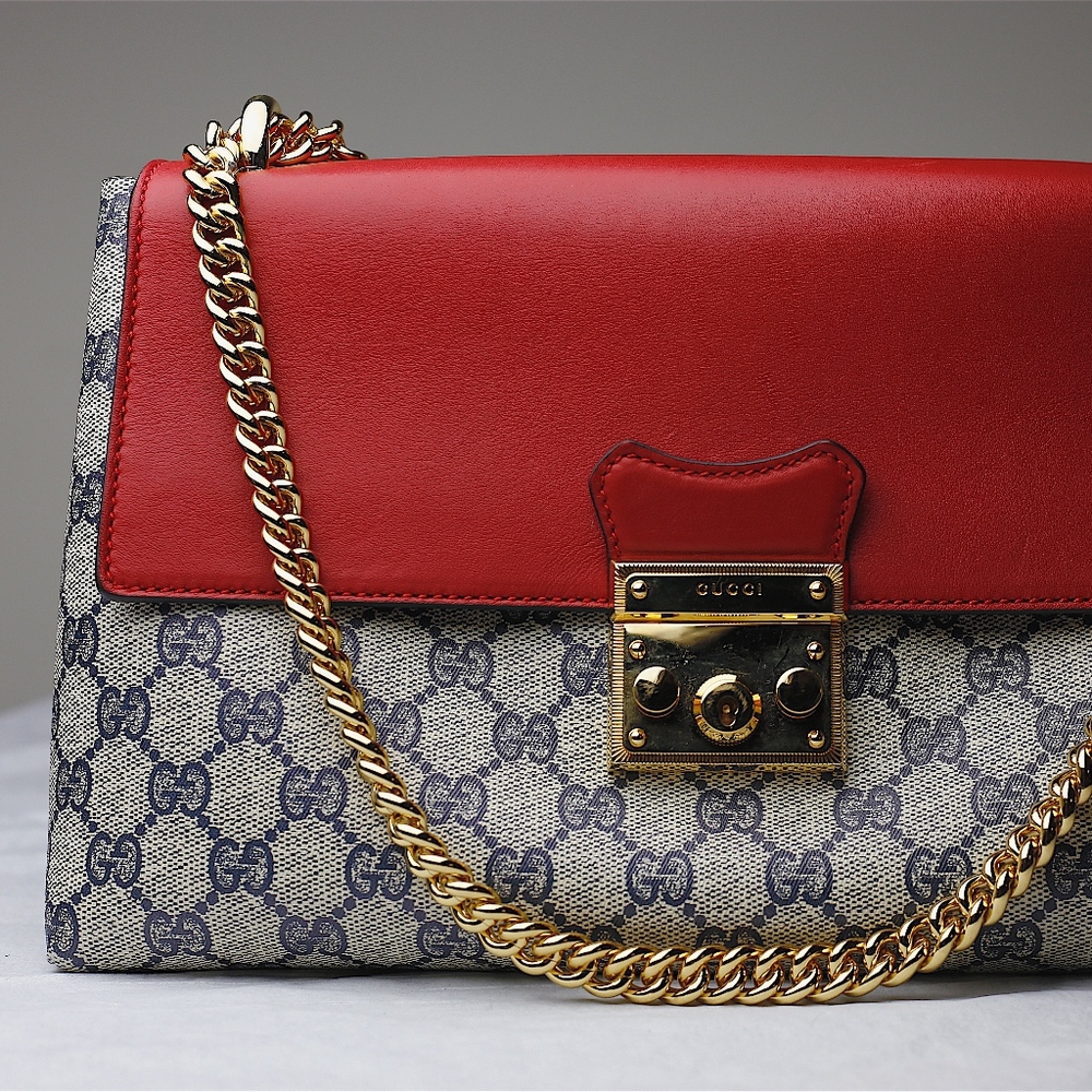 GUCCI Padlock GG Supreme shoulder bag