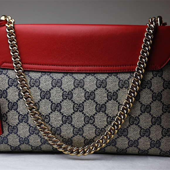 GUCCI Padlock GG Supreme shoulder bag - Picture 3 of 3