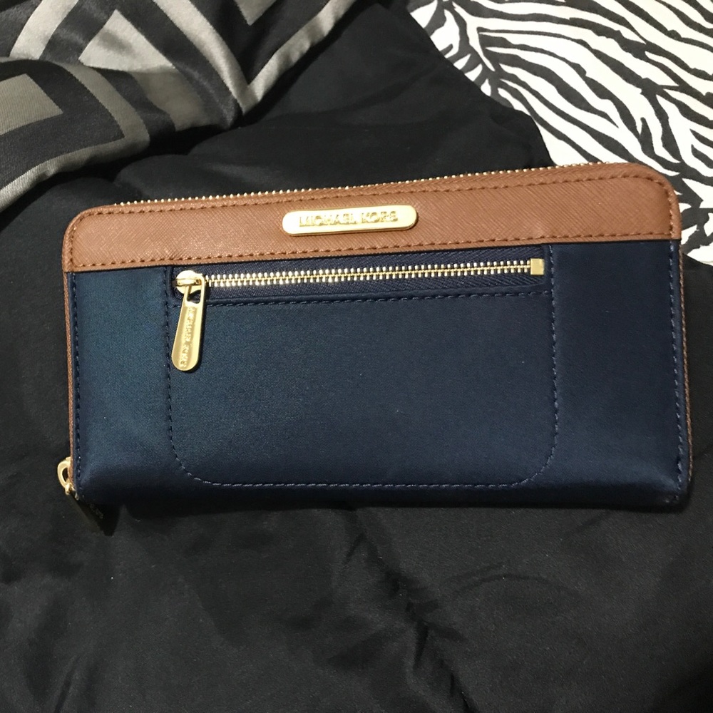Micheal kors wallet