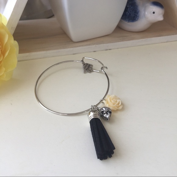 Silver bangle - Picture 2 of 4