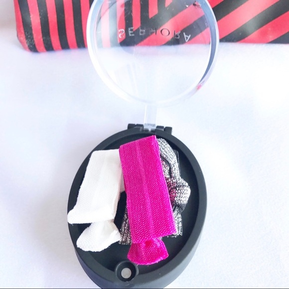 Sephora Push & Pop Travel Brush - Picture 3 of 3