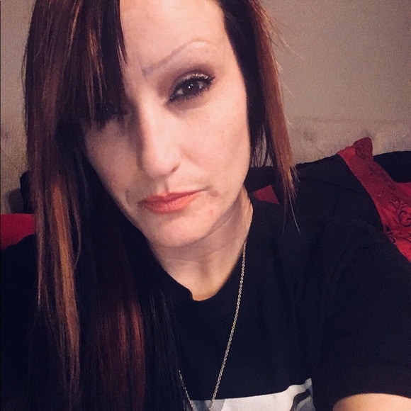 Meet your Posher, Crystal - Picture 3 of 5