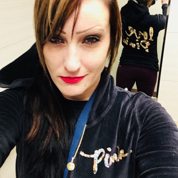 Meet your Posher, Crystal - Picture 4 of 5