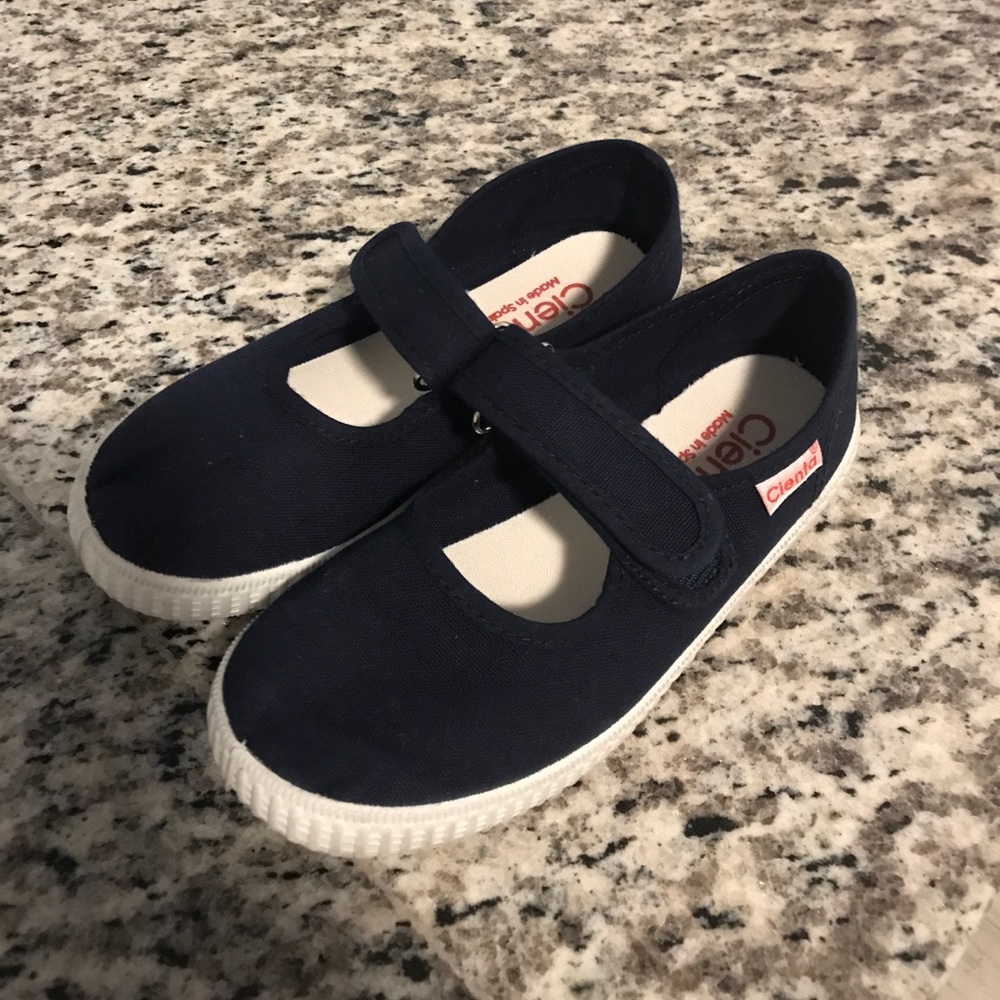 Girls shoes
