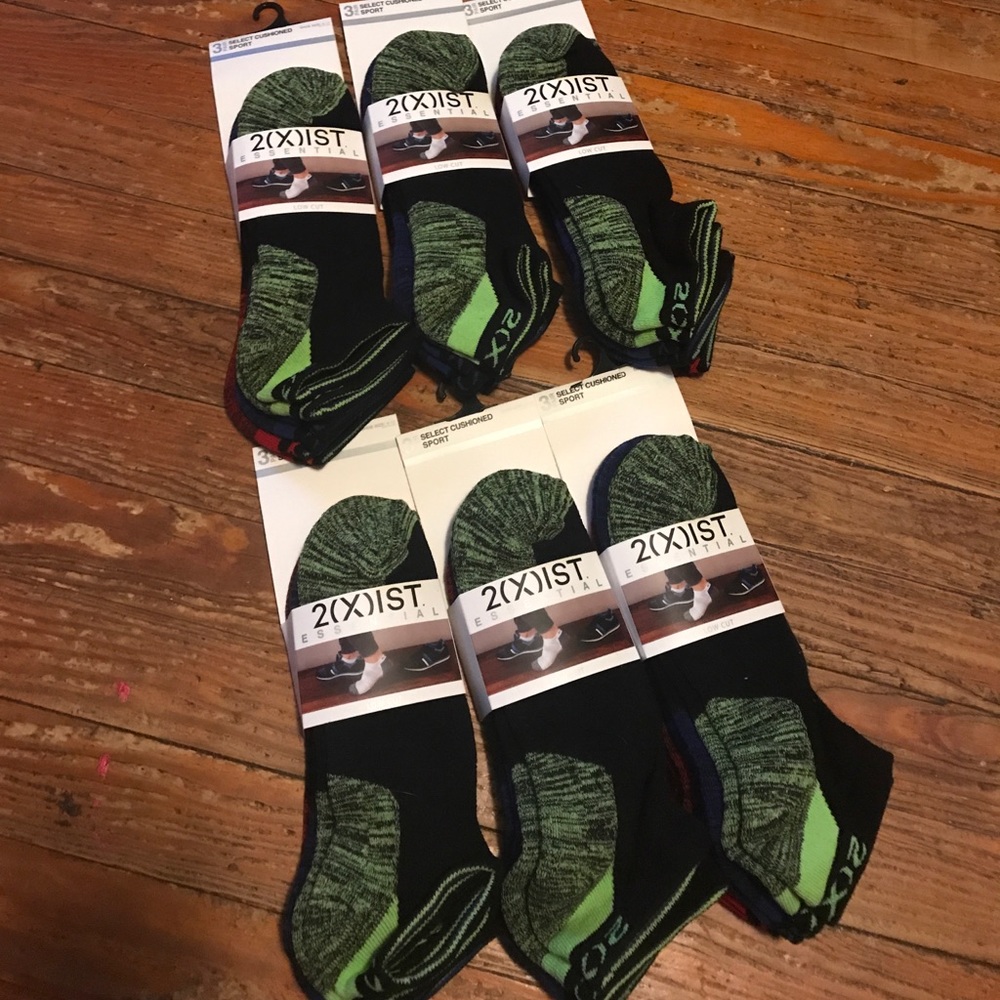 Sold❌❌18pairs athletic cushioned support socks.