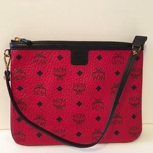 New Authentic MCM Monogram pochette New Authentic MCM Monogram pochette