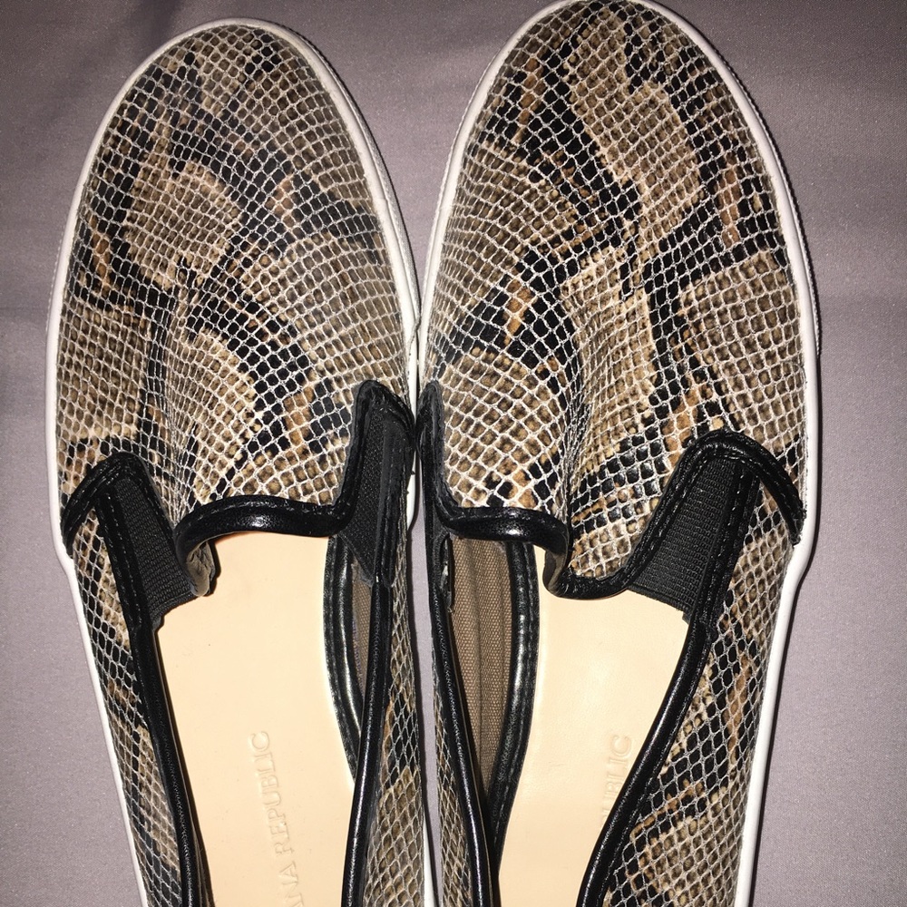 Banana Republic Flats