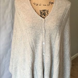 27 Miles Malibu 100% Heather gray cashmere Poncho 27 Miles Malibu 100% Heather gray cashmere Poncho