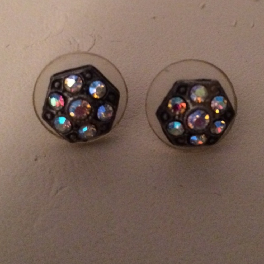 Cache earrings