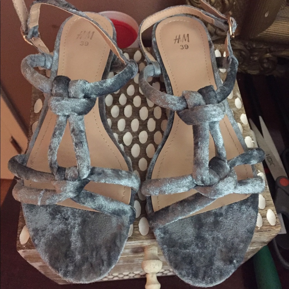 H&M suede knotted sandals 39