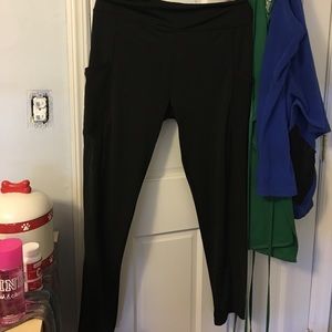 Plus size mesh sport leggings with pockets